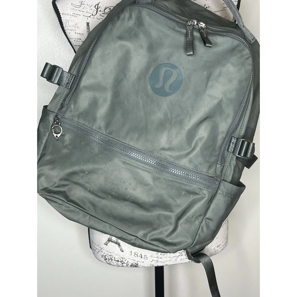 Lululemon Crew Backpack 22L Bag Olive Green‎ *FLAWS to Front/Sides of Pack*